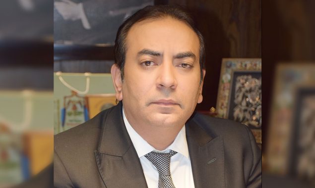 آئی پی پیز کے ساتھ معاہدوں پر نظرثانی ضروری ہے، کنٹریکٹس پبلک کئے جائیں؛ عاطف اکرام