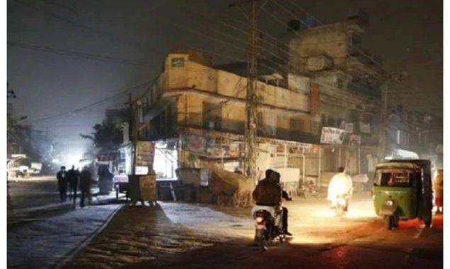 کراچی کے مختلف علاقوں میں بدترین لوڈ شیڈنگ جاری