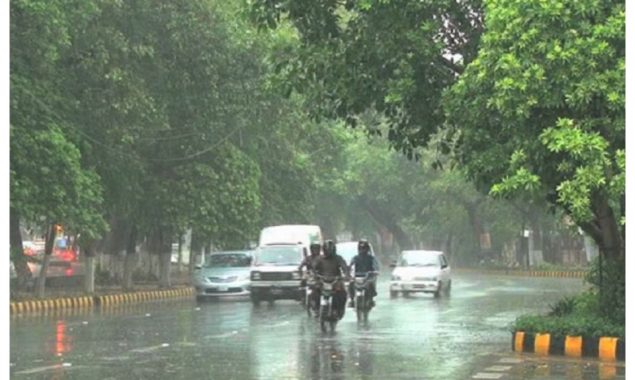 شہر قائد میں طویل انتظار کے بعد بادل برسنا شروع