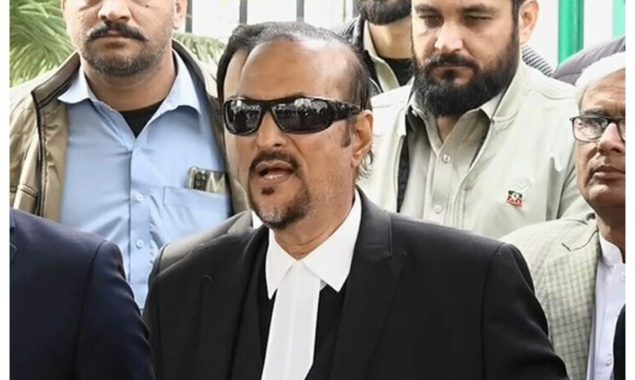 فوری الیکشن کروائے جائیں، جس میں یہ الیکشن کمیشن نہ ہو، بابر اعوان