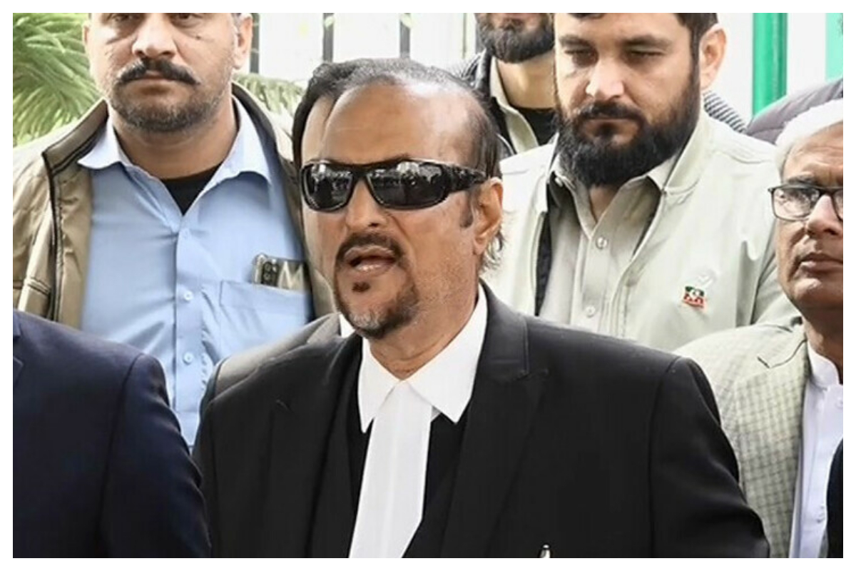 فوری الیکشن کروائے جائیں، جس میں یہ الیکشن کمیشن نہ ہو، بابر اعوان