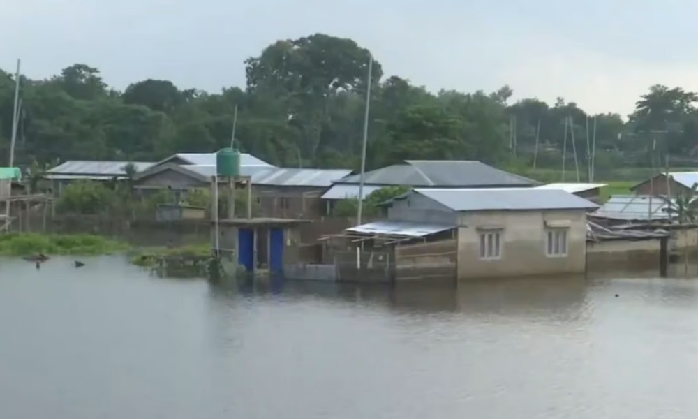 بھارتی ریاست آسام میں سیلاب نے تباہی مچادی، ہلاکتوں کی تعداد 84 تک پہنچ گئی