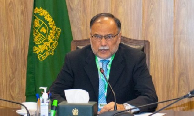 اگر کسی نے تبدیلی کا سبق سیکھنا ہے توہم سے سیکھے، احسن اقبال