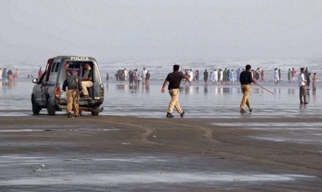 سمندر میں نہانے پر پابندی؛ پولیس نے سخت ترین حفاظتی اقدامات مکمل کرلیے