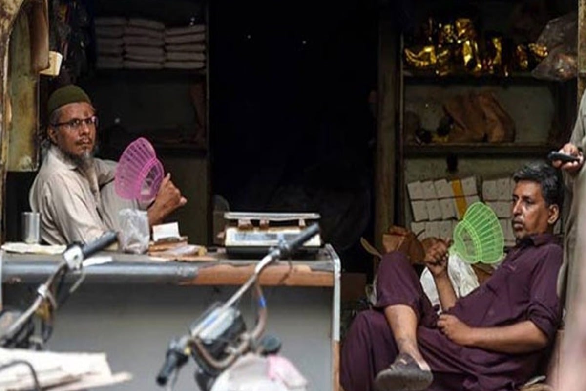 کراچی: شاہ لطیف ٹاؤن میں پانچ روز سے بجلی بند، شہری اذیت میں مبتلا