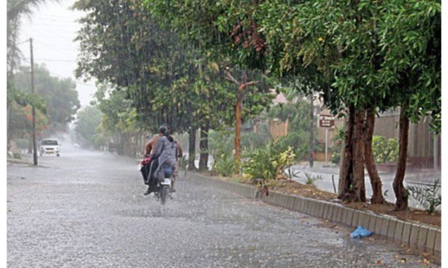 پاکستان اسٹاک ایکسچینج میں نیا ریکارڈ بن گیا ہنڈریڈ انڈیکس پہلی بار 1 لاکھ 49 ہزار کی سطح عبور کرگیا 1 ہزار سے زائد پوائنٹس کا اصافہ ہنڈریڈ انڈیکس پہلی بار 1 لاکھ 49 ہزار 367 پوائنٹس کی تاریخی سطح پر ٹریڈ ہورہا ہے