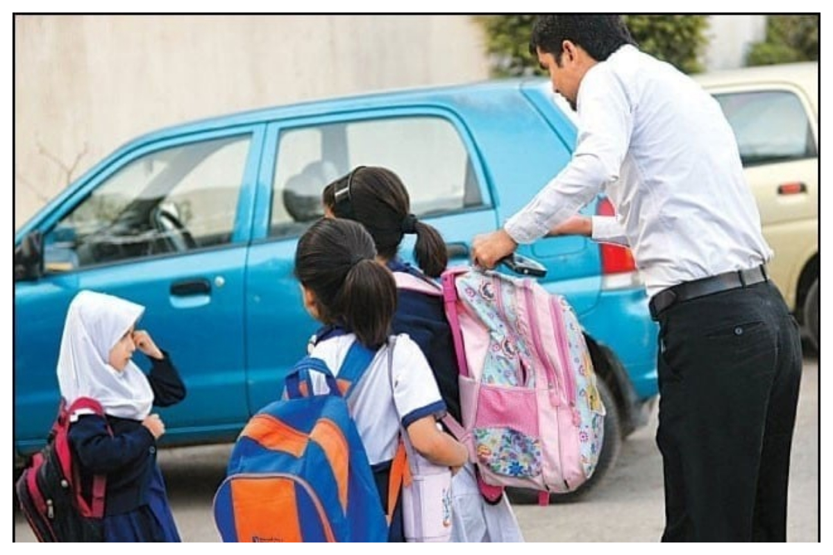 موسم گرما کی تعطیلات کے بعد، سرکاری و نجی اسکولوں کی رونقیں دوبارہ بحال