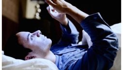رات جاگنے اور دن میں سونے کی عادات سے کیسے چھٹکارا حاصل کریں؟