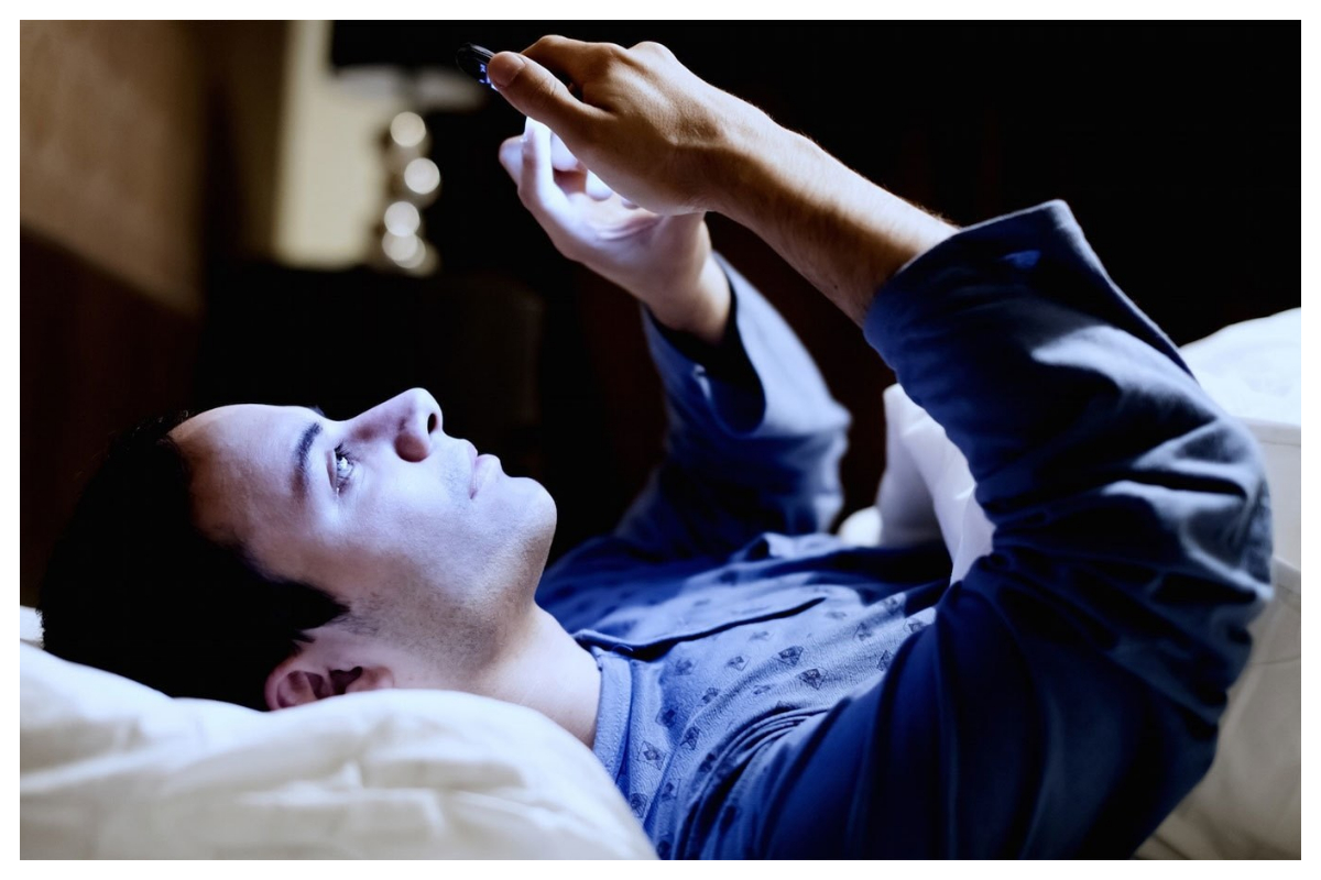 رات جاگنے اور دن میں سونے کی عادات سے کیسے چھٹکارا حاصل کریں؟