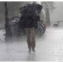 سمندری طوفان کے زیر اث کراچی میں صبح سویرے موسلا دھار بارش