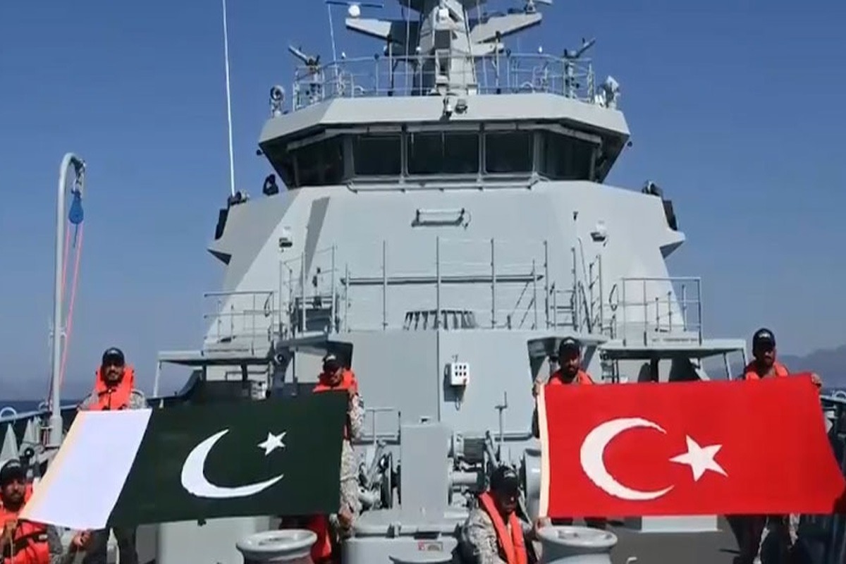 پاک بحریہ کے جہاز پی این ایس حنین