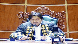 25 کروڑ عوام میں وسائل کی تقسیم کا جھگڑا ہے، ملک احمد خان