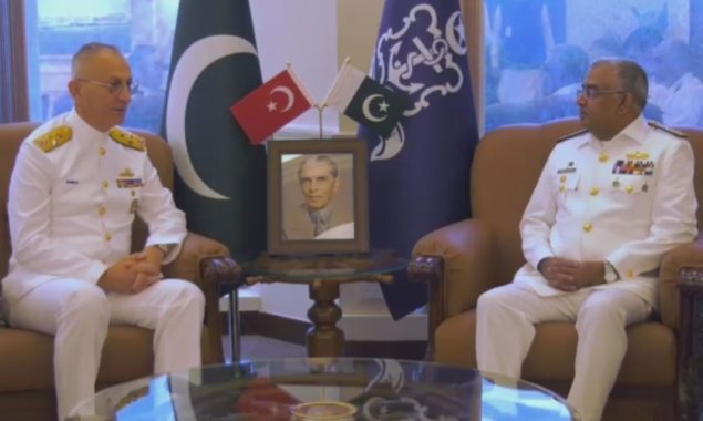چیف آف اسٹاف ترکیہ نیول فورسز وائس ایڈمرل ابراہیم اوزدیم کا نیول ہیڈکوارٹرز اسلام آباد کا دورہ