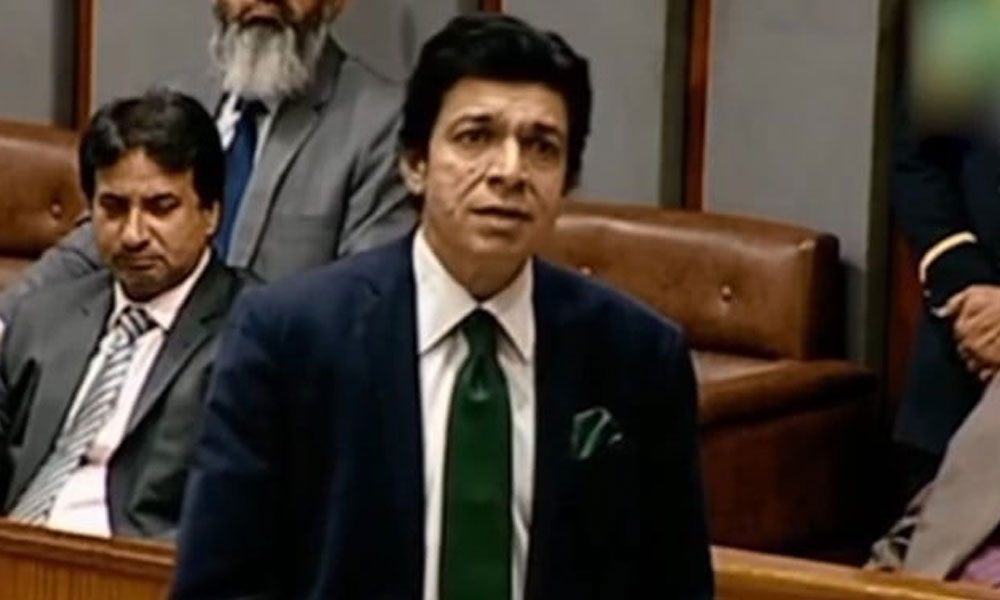 یہ لوگ پیر پکڑتے ہیں، معافی مانگتے اور منتیں کرتے ہیں؛ فیصل واوڈا کی پی ٹی آئی پر تنقید