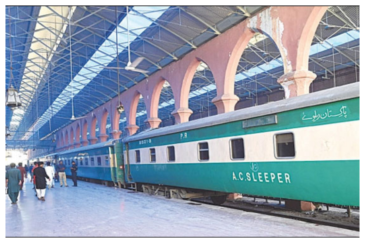 پاکستان ریلوے نے مسافر گاڑیوں کے کرایوں میں دس فیصد کمی کردی