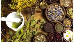 دیسی جڑی بوٹیوں سے علاج، دوبارہ مقبولیت کی اصل وجہ کیا ہے؟