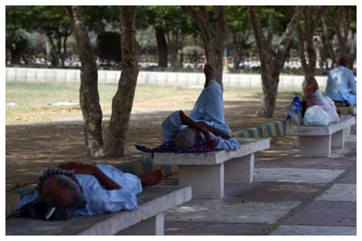 شہر قائد میں گرمی کی شدت برقرار، سمندری ہوائیں جزوی بحال