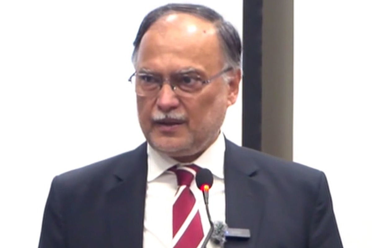 جو خود کوصادق و امین کہتے تھے، وہ ملک کے سب سے بڑے ڈاکے میں ملوث پائے گئے، احسن اقبال