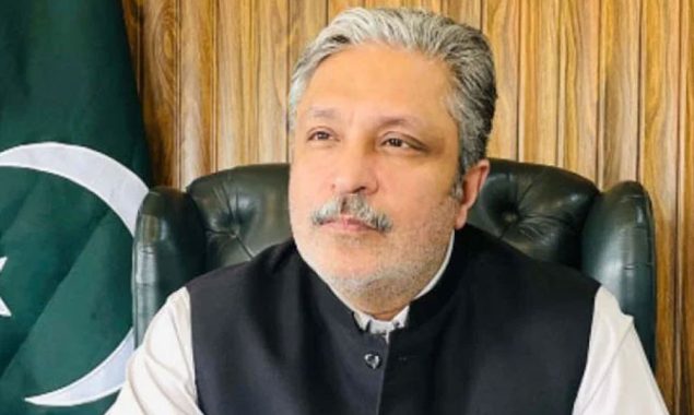 مینار پاکستان سے پی ٹی آئی کا شروع ہونے والا سفر مویشی منڈی پر ختم ہوگیا، اختیار ولی خان