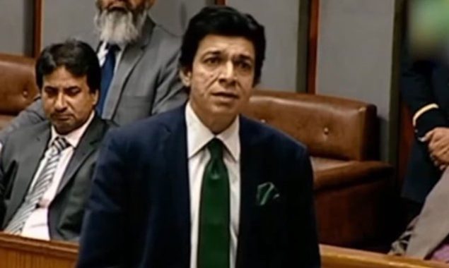 یہ لوگ پیر پکڑتے ہیں، معافی مانگتے اور منتیں کرتے ہیں؛ فیصل واوڈا کی پی ٹی آئی پر تنقید