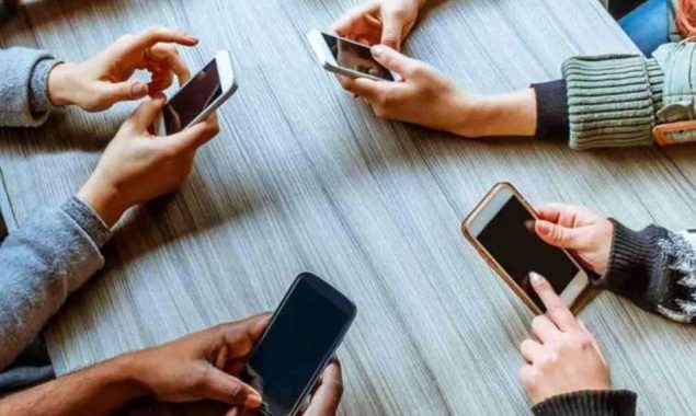 پانچ سالوں کے دوران موبائل فون صارفین سے ایڈوانس ٹیکس کی مد میں کتنی رقم حاصل کی گئی؟