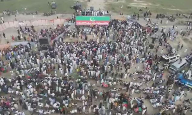 پی ٹی آئی جلسے کا وقت ختم؛ پولیس پنڈال میں داخل، شرکاء واپس روانہ
