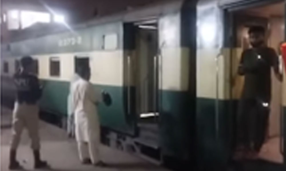 سندھ پولیس کے جوان اسپیشل ٹرین کے ذریعے اسلام آباد پہنچ گئے