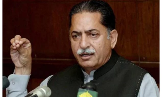بانی پی ٹی آئی کی طرح علی امین گنڈاپور کو بچانے والے بھی طاقتور ہیں، جاوید لطیف