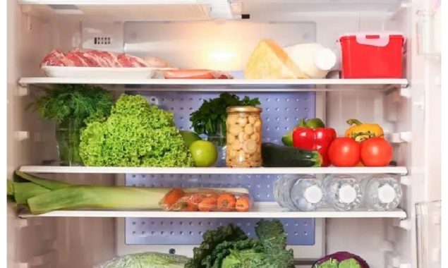 فریج میں رکھی ہوئی ان غذاؤں کو کھانے سے گریز کریں