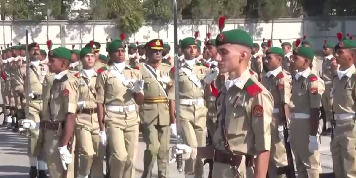 پاسنگ آؤٹ پریڈ