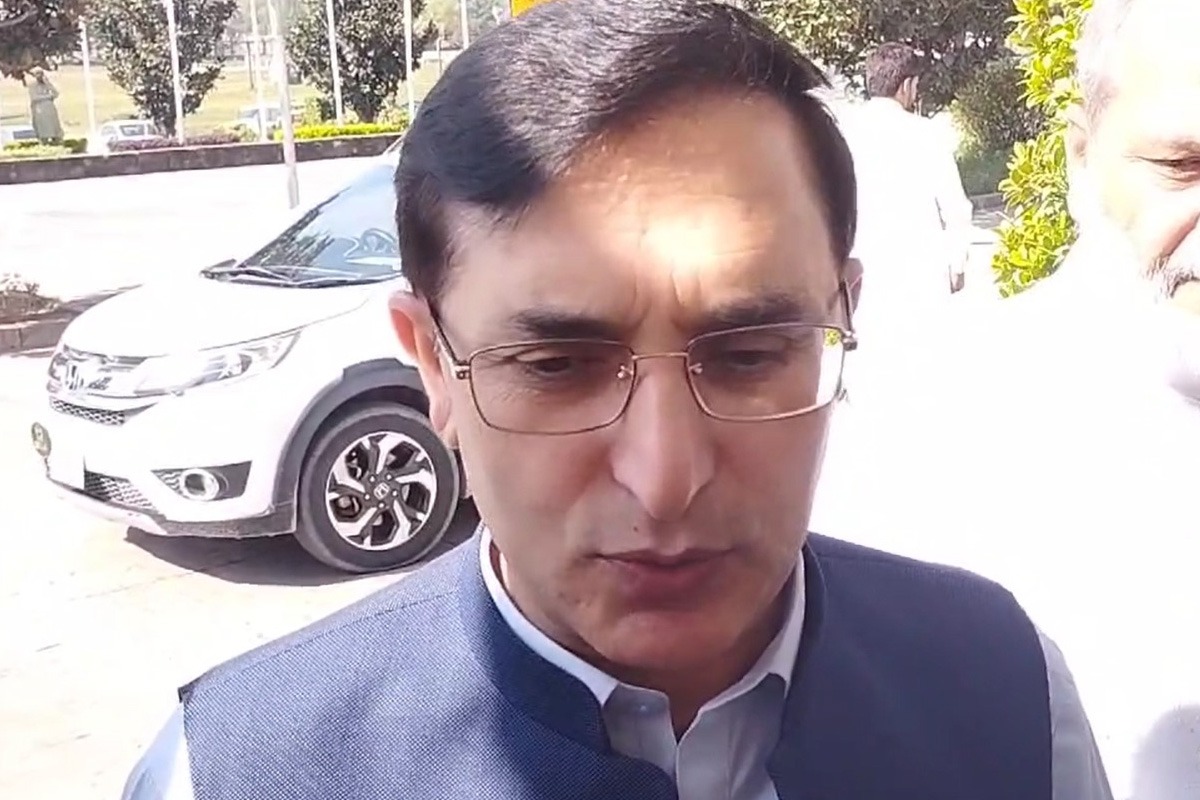 مذاکرات کے دروازے ہم نے نہیں حکومت نے بند کیے ہیں، بیرسٹر گوہر