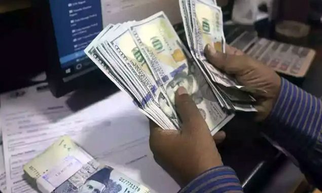 روپے کی قدر میں اضافہ؛ حکومت کا بیرونی قرض کم ہوگیا