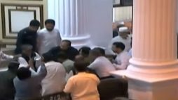خیبرپختونخوا اسمبلی میں ہنگامہ آرائی؛ اراکین آپس میں گتھم گتھا ہوگئے