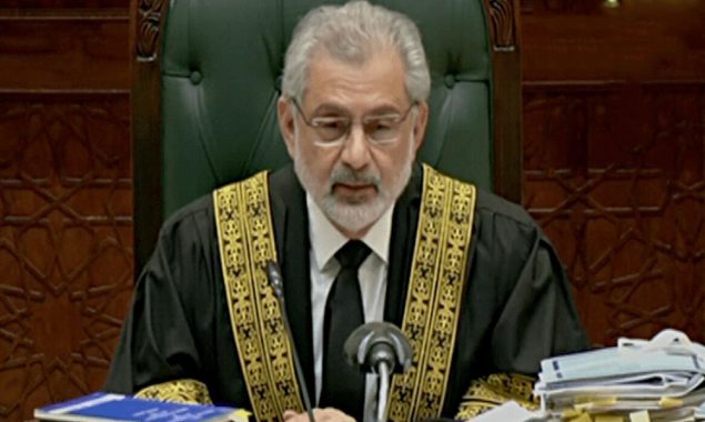 مخصوص نشستوں کے کیس میں آٹھ ججوں کی دوسری وضاحت کا معاملہ؛ چیف جسٹس نے وضاحت طلب کرلی