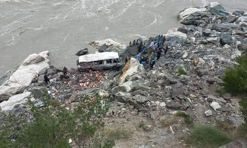 استور سے راولپنڈی جانے والی باراتیوں کی گاڑی کو حادثہ؛ 22 افراد لاپتہ