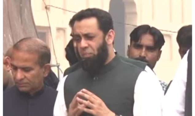 ہم سیاسی لوگ ہیں، بات چیت کرناجانتے بھی ہیں، چاہتے بھی ہیں، عطاتارڑ