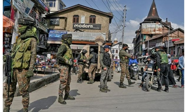 مقبوضہ کشمیر:بھارتی فورسز کے اہلکاروں کی مسلسل محاصرے اور تلاشی کی کارروائیاں