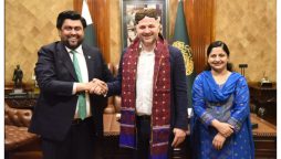 گورنر سندھ سے فارن ڈپلومیٹ کورس میں زیر تربیت غیر ملکی سفارتکاروں کی ملاقات