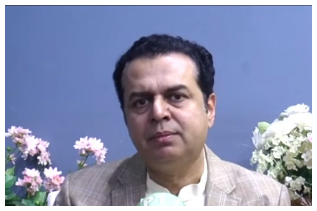 پی ٹی آئی کی باگ ڈور چند غیر سیاسی لوگوں کے ہاتھ میں ہے، طلال چوہدری