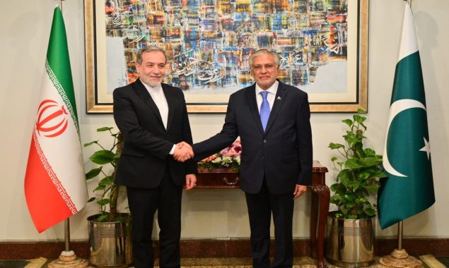 اسحاق ڈار