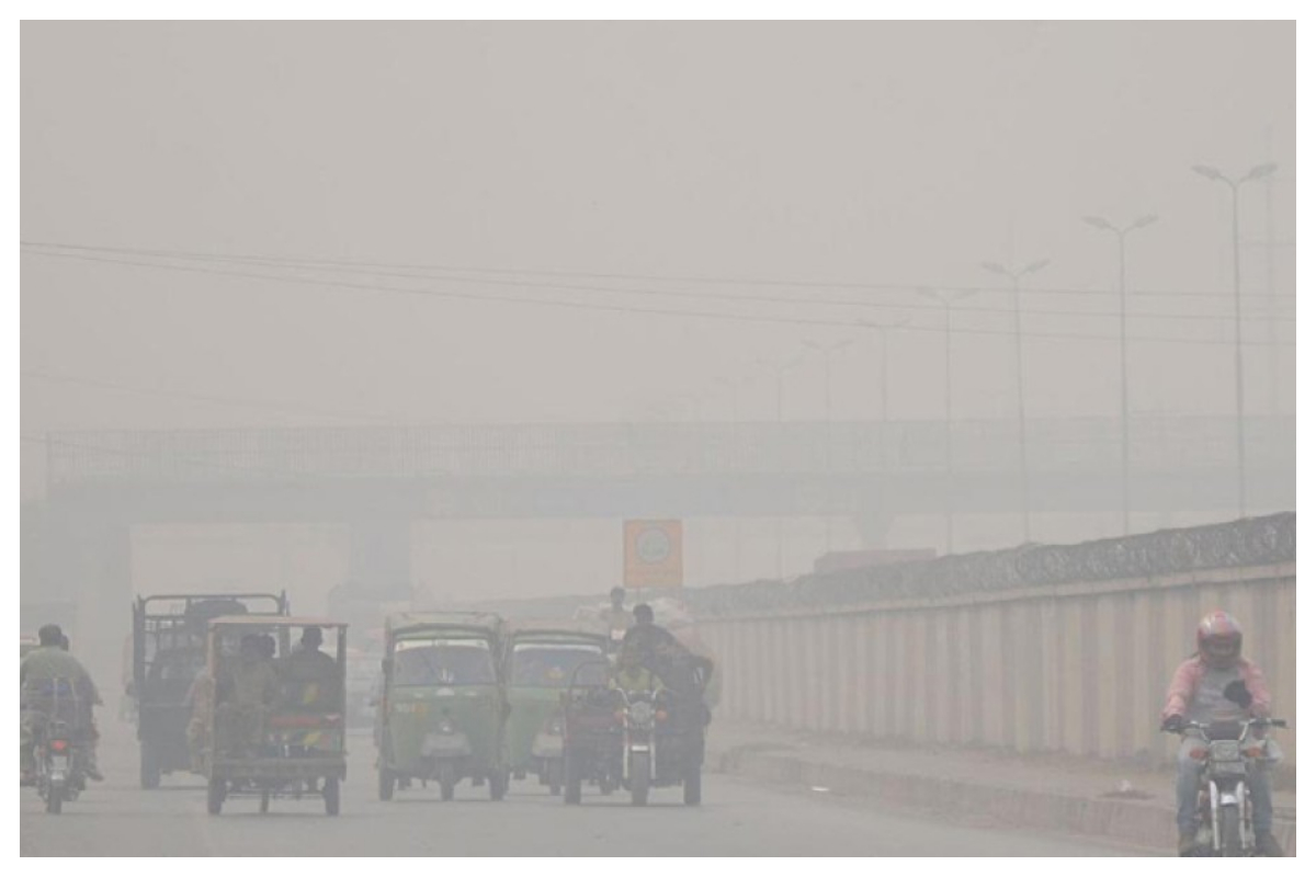 کراچی اور لاہور میں فضائی آلودگی برقرار