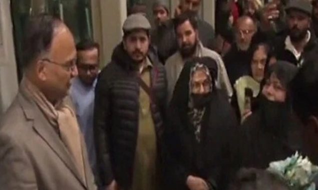 شام میں پھنسے پاکستانی وطن واپس پہنچ گئے