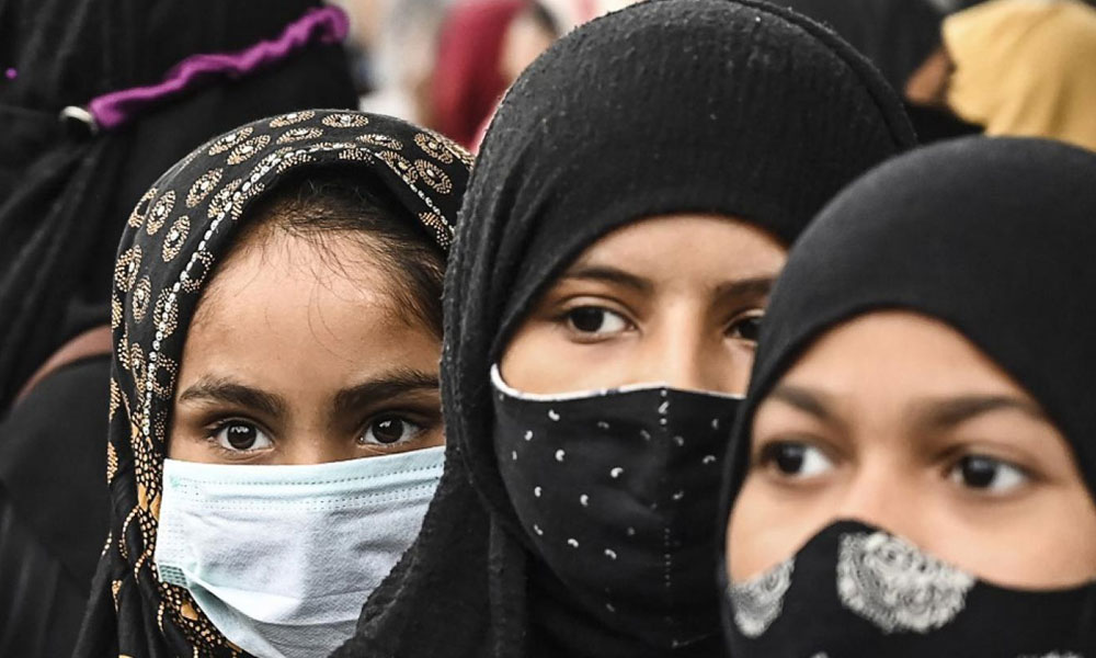 بھارت میں پولیس کا مسلمان خواتین کر گھر میں گھس پر تشدد