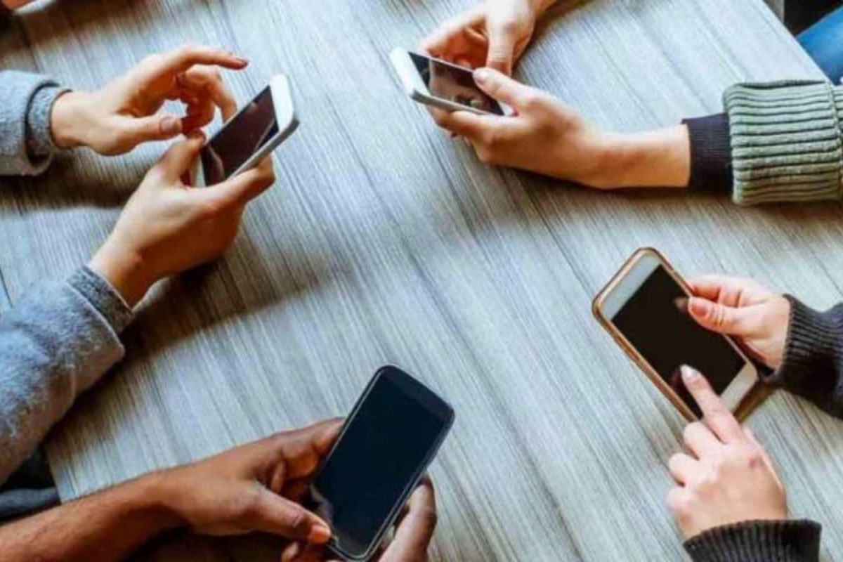 پاکستان نے ایک ماہ میں 45 ارب روپے کے موبائل فونز منگوا لیے