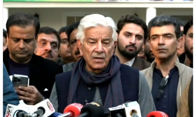 سیالکوٹ میں کرکٹ کا بہت ٹیلنٹ ہے، خواجہ آصف
