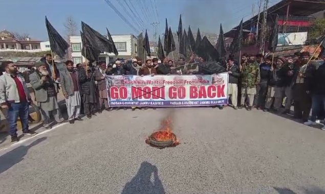 نریندر مودی کا مقبوضہ کشمیر کا دورہ؛ آزاد کشمیر میں شدید احتجاج