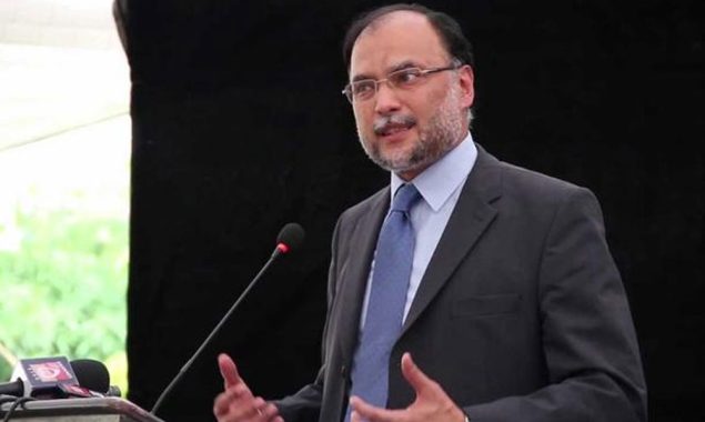 ترقی کے لئے امن اور سیاسی استحکام کا ہونا ضروری ہے، احسن اقبال