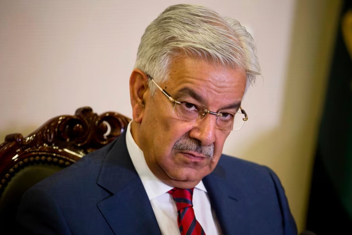 افغان جس تھالی میں کھاتے ہیں اسی میں چھید کر رہے ہیں ، خواجہ آصف