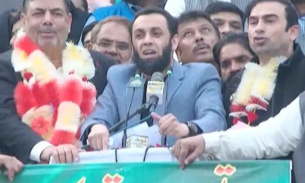 آرمی چیف نے حب الوطنی اور محنت کے ساتھ معاشی سفر میں کردار ادا کیا، عطا تارڑ