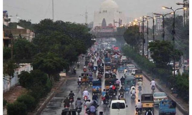 شہر قائد میں بادلوں کے ڈیرے، رم جھم کا امکان